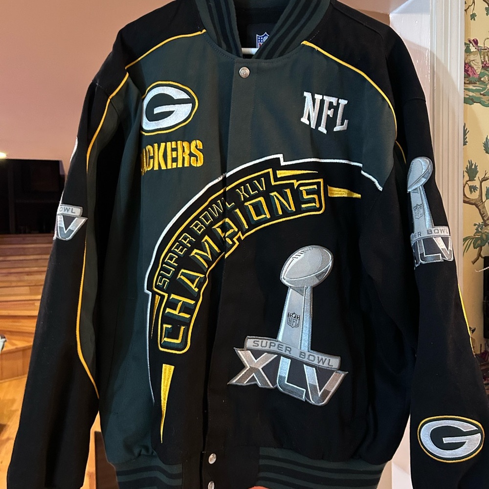 NFL licensed Green Bay Packers jacket. Like new size XL